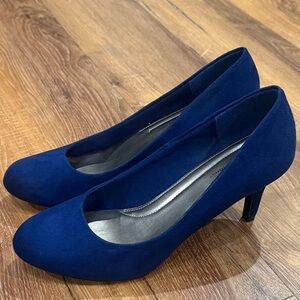 Comfort Plus by Predictions Women's Karmen Faux Suede Heels (Size: 11)(EUC)